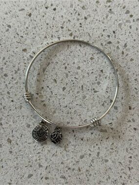 Never Give Up Bangle